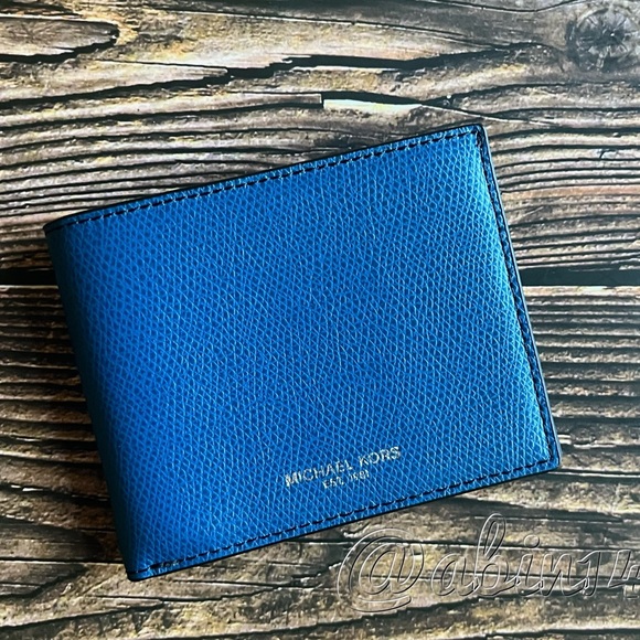 NWT Michael Kors Slim Leather Billfold Wallet - Picture 1 of 5